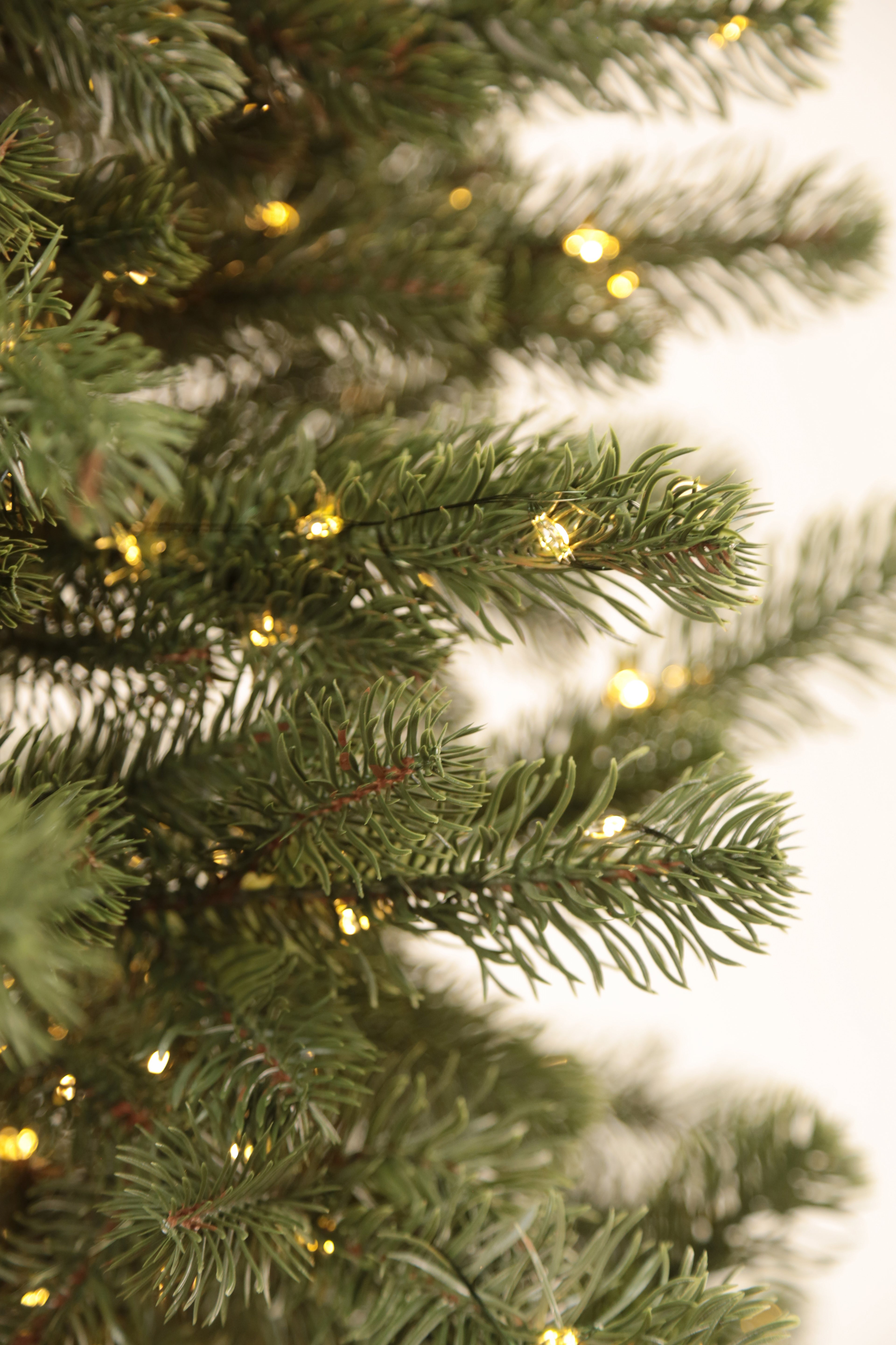 Pre-Lit Royal Green Artificial Christmas Tree 6-7 ft Metal Stand Realistic Holiday Home Decoration